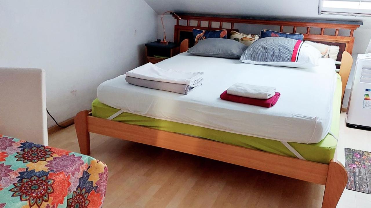 Villa Victoria Mosonmagyaróvár エクステリア 写真